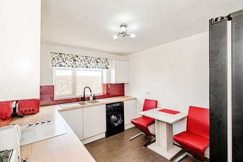 2 bedroom flat for sale, Bath Road, Worthing, West Sussex, BN11