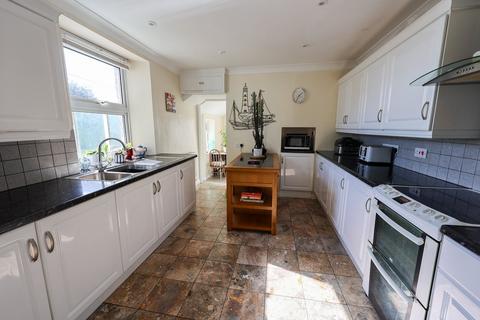 4 bedroom end of terrace house for sale, Highfield Avenue, St Austell, PL25