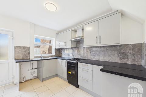 3 bedroom terraced house to rent, Beake Avenue, Coventry, CV6