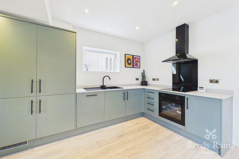 4 bedroom semi-detached house for sale, Kingston Avenue, Lancashire FY4