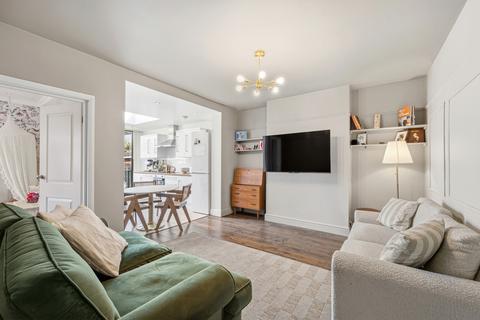 2 bedroom maisonette for sale, Aboyne Drive, Raynes Park SW20