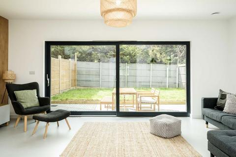 undefined, Florence Avenue, Morden SM4