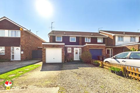 undefined, Pear Tree Close, Hardwicke, GL2