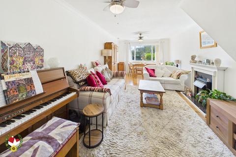 undefined, Pear Tree Close, Hardwicke, GL2