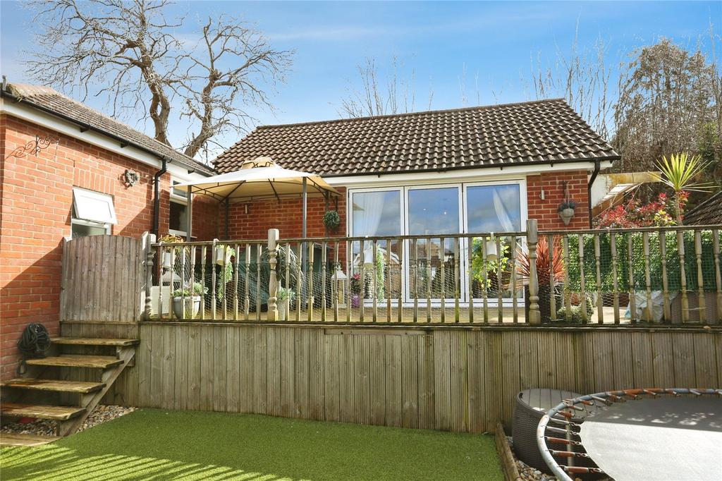 Annexe Decking