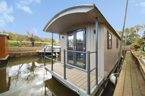 undefined, Farleigh Bridge, East Farleigh, Maidstone