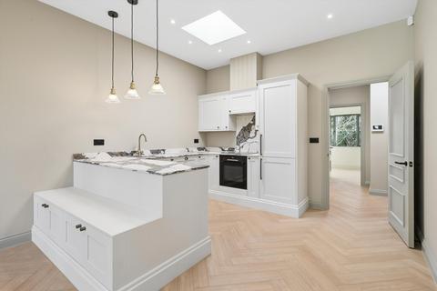 1 bedroom flat to rent, 1 Copsem Lane, Esher, Surrey KT10