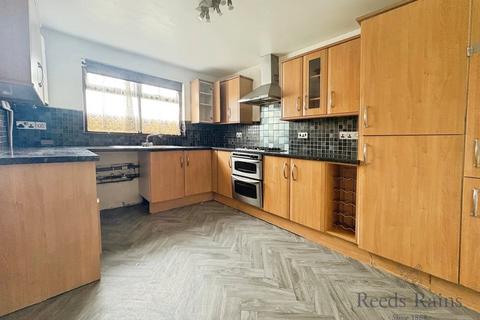 3 bedroom terraced house to rent, Golbourne Street, Lancashire PR1