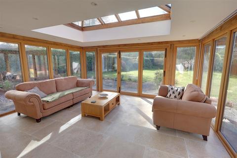 3 bedroom detached house for sale, Clifford's Mesne, Newent