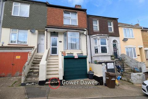 2 bedroom terraced house for sale, Gordon Road, Chatham