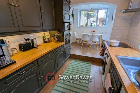 2 bedroom terraced house for sale, Gordon Road, Chatham