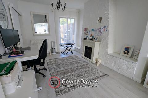2 bedroom terraced house for sale, Gordon Road, Chatham