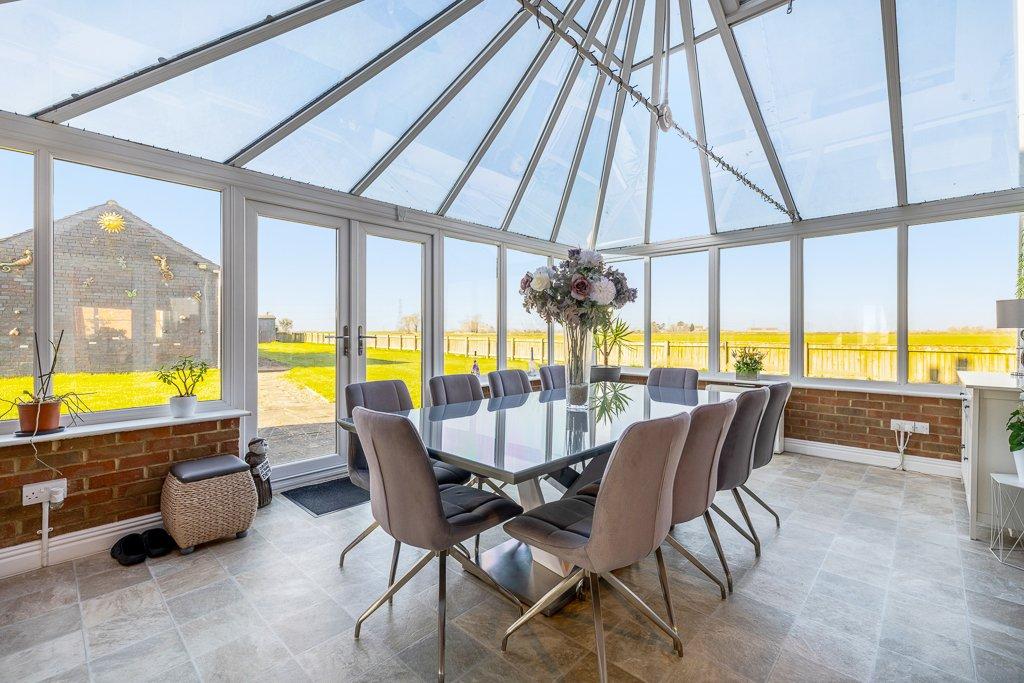 Conservatory/Dining
