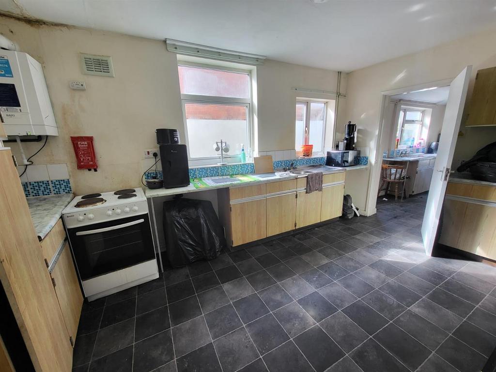 Shared Kitchen Pic 3