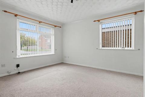 2 bedroom semi-detached bungalow for sale, Rosedale Gardens, Lowestoft NR33