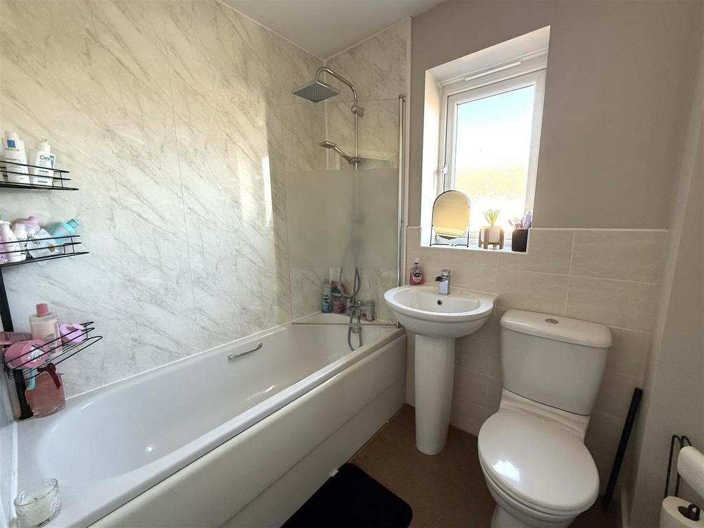 114 st thom bath.jpeg