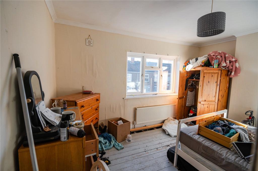Bedroom 1 (2)