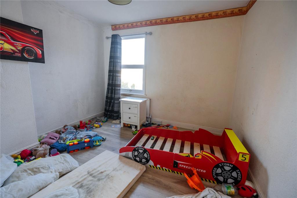 Bedroom 2 (2)