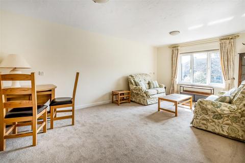 1 bedroom retirement property for sale, HOLLY COURT (RIVER VIEWS), LEATHERHEAD, KT22