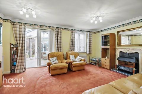 Bennison Drive, Harold Wood