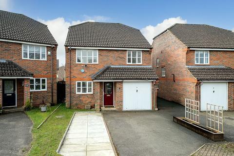 4 bedroom detached house for sale, Orchard Close, Caddington, LU1