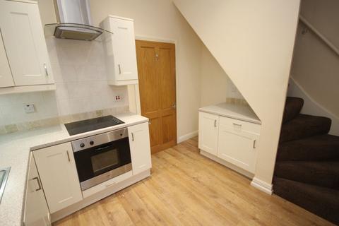 2 bedroom terraced house to rent, Gladstone Street, St. Helens, WA10
