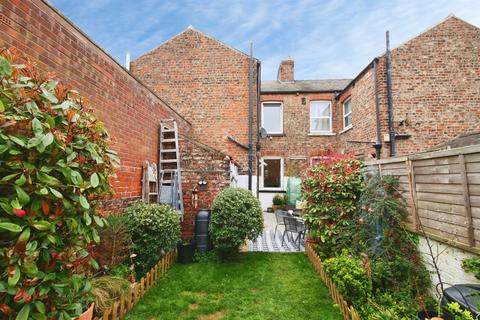 2 bedroom terraced house for sale, Ratcliffe Street, YORK