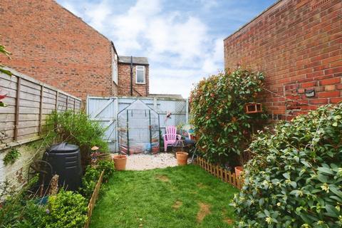 2 bedroom terraced house for sale, Ratcliffe Street, YORK