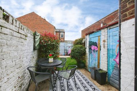 2 bedroom terraced house for sale, Ratcliffe Street, YORK