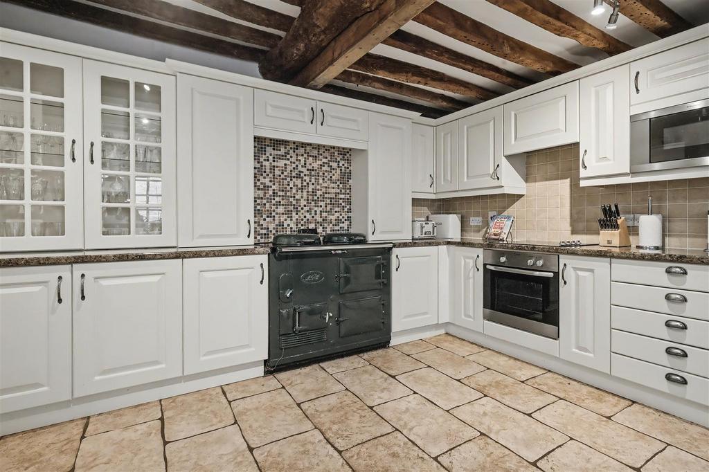Kitchen 3.jpg
