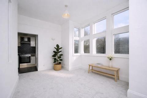 1 bedroom flat for sale, Barrowgate Road, W4