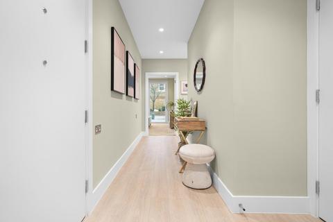 2 bedroom flat for sale, Maud Chadburn Place, London, SW4