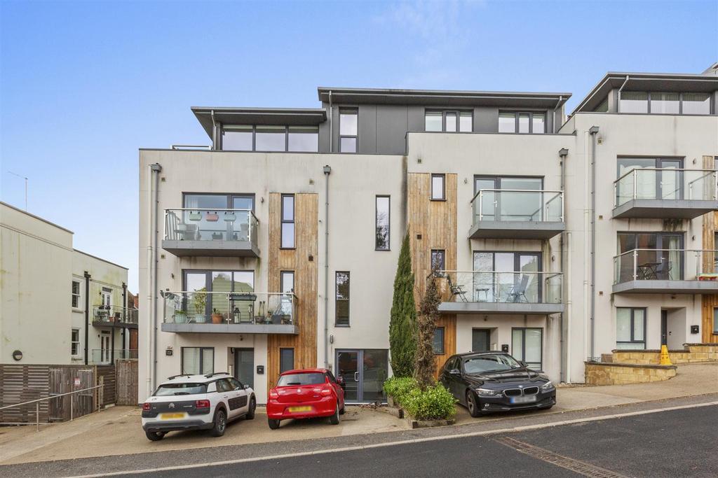 5 College Court, Easton Street, HP11 1 WP-14.jpg