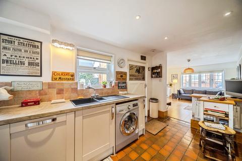 2 bedroom terraced house for sale, Silver Street, Newport Pagnell