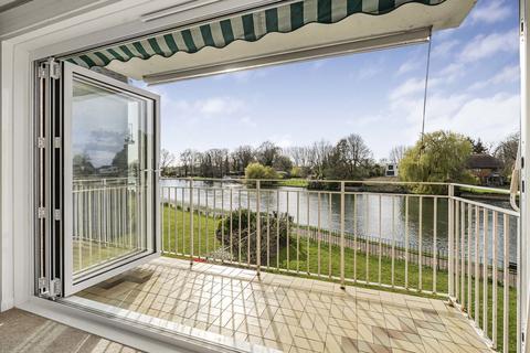 undefined, Riverside Road, Staines-upon-Thames, Surrey, TW18