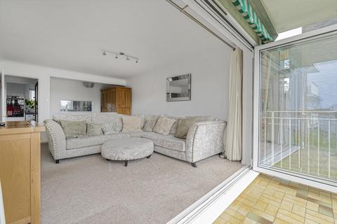 undefined, Riverside Road, Staines-upon-Thames, Surrey, TW18