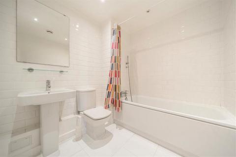 2 bedroom flat for sale, Barge Walk, London SE10
