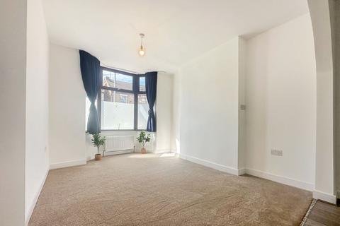 3 bedroom end of terrace house to rent, Littledale Street, Kempston, Bedford