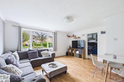 2 bedroom flat for sale, Middlefields, Croydon