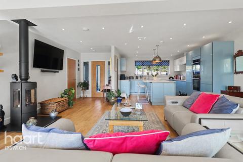 4 bedroom bungalow for sale, Hall Lane, Witnesham