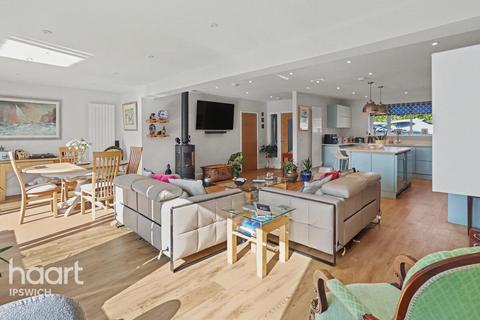 4 bedroom bungalow for sale, Hall Lane, Witnesham