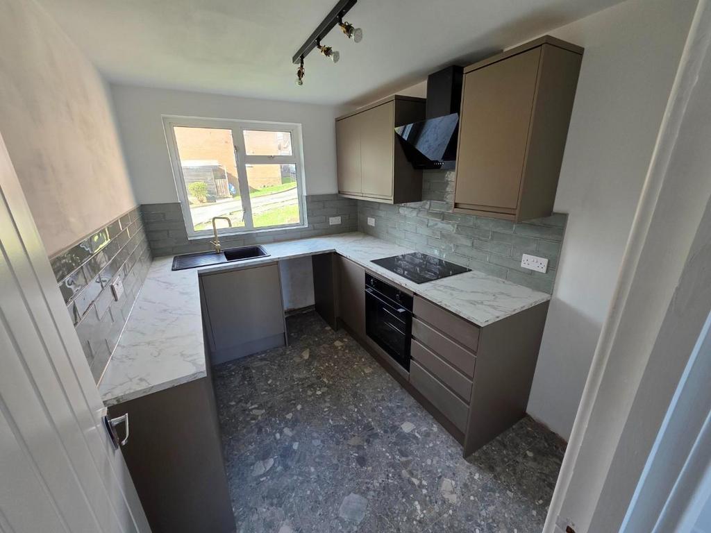 Kitchen - 1.jpg