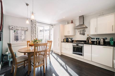 3 bedroom maisonette for sale, Sussex Street, London SW1V
