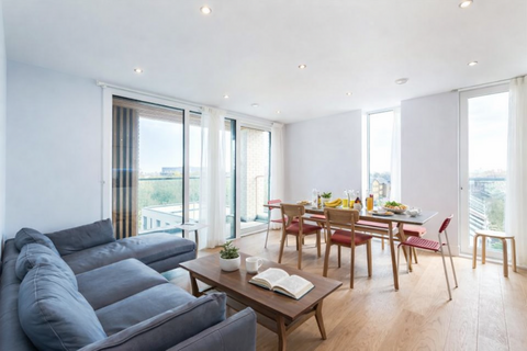 undefined, Chiswick High Road, London W4