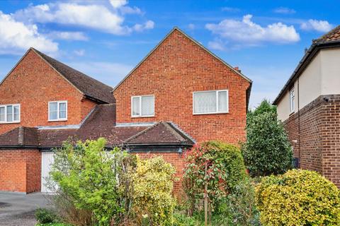 4 bedroom detached house for sale, Gorst Close, Letchworth Garden City, SG6