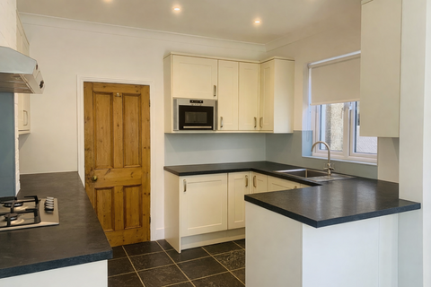 3 bedroom house to rent, Lebanon Road, Croydon, CR0