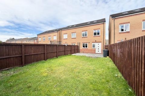 3 bedroom house to rent, Cherwell Drive, Bradford, BD6