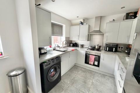 3 bedroom house to rent, Cherwell Drive, Bradford, BD6