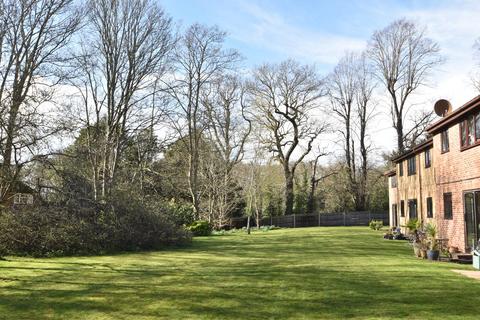 1 bedroom maisonette for sale, Heathbridge, Brooklands Road, WEYBRIDGE, KT13