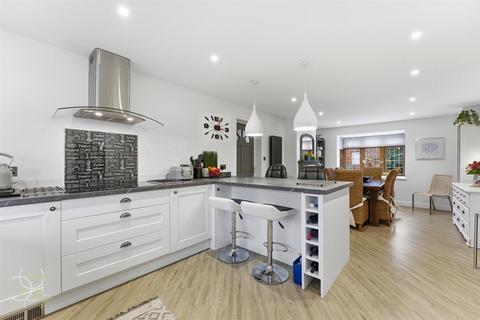 2 bedroom detached bungalow for sale, Cheltenham Road, Evesham WR11